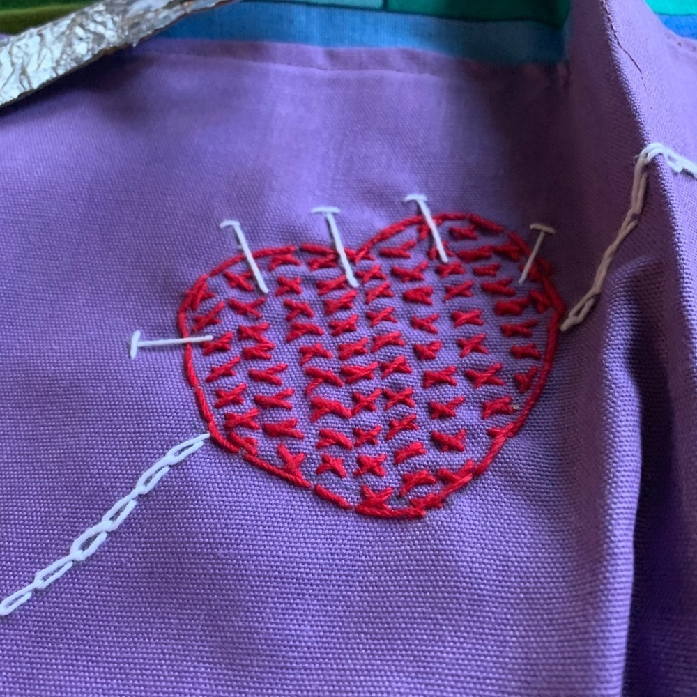 Handmade Apron Embroidery Sewing Pattern - Picture 9 of 13